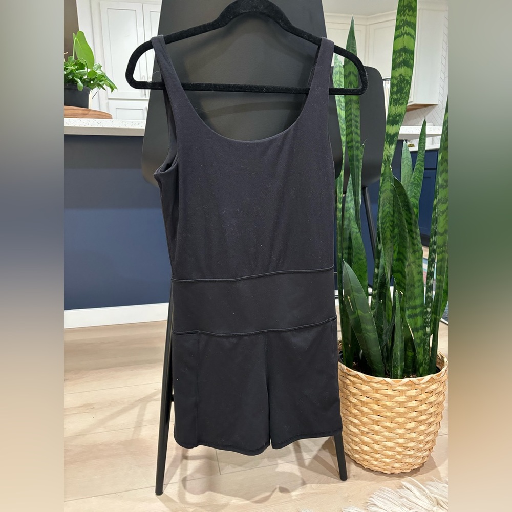 Vuori Yoga Suit